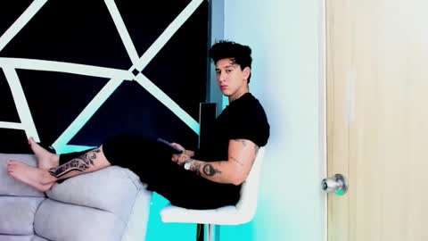 justinfuller_31 online show from October 19, 3:45 pm