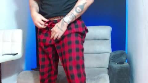 justinfuller_31 online show from May 12, 5:21 pm