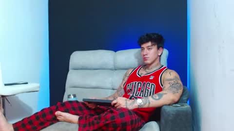 justinfuller_31 online show from May 18, 4:07 am
