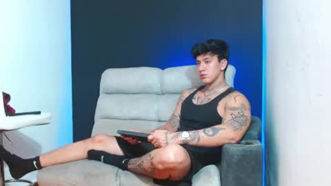justinfuller_31 online show from May 19, 3:46 am
