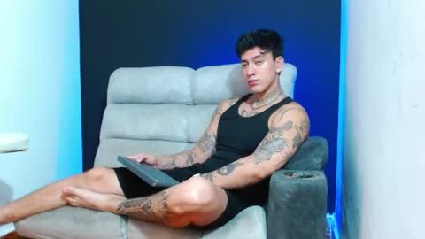 justinfuller_31 online show from May 28, 5:21 pm