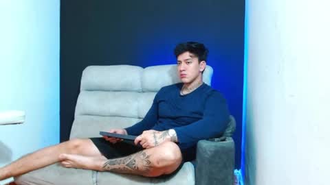 justinfuller_31 online show from June 7, 6:55 pm