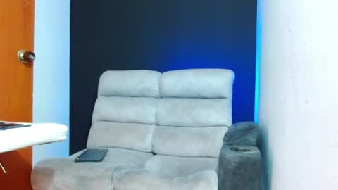 justinfuller_31 online show from June 11, 2:00 am