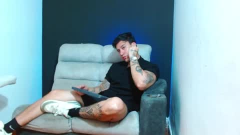 justinfuller_31 online show from July 10, 5:34 am