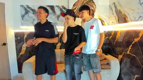 Snapshot of justingtime21 chatting on June 1, 9:27 pm justingtime21 online show from June 1, 9:27 pm