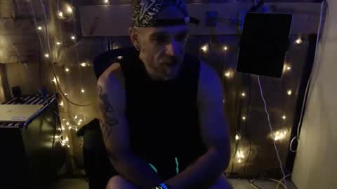 Snapshot of justinmoore1987 chatting on January 18, 12:26 pm justinmoore1987 online show from January 18, 12:26 pm