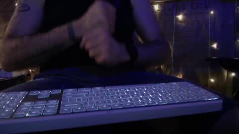 Snapshot of justinmoore1987 chatting on February 18, 1:00 pm justinmoore1987 online show from February 18, 1:00 pm