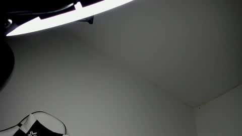 Snapshot of justinmorre chatting on March 11, 11:04 pm justinmorre online show from March 11, 11:04 pm