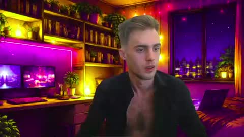 Hologram Guy online show from June 16, 3:47 pm