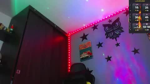 Snapshot of justinsc chatting on November 3, 9:48 pm Justinsc online show from November 3, 9:48 pm