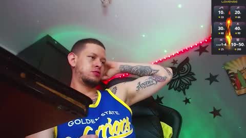 Snapshot of justinsc chatting on November 30, 1:09 am Justinsc online show from November 30, 1:09 am