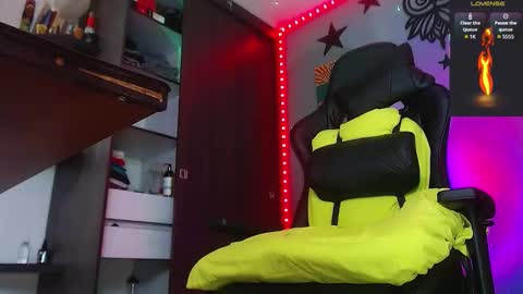 Snapshot of justinsc chatting on December 3, 9:13 pm Justinsc online show from December 3, 9:13 pm