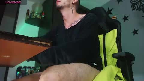 Snapshot of justinsc chatting on March 11, 11:00 pm Justinsc online show from March 11, 11:00 pm