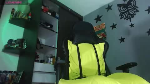 Snapshot of justinsc chatting on March 16, 11:31 pm Justinsc online show from March 16, 11:31 pm