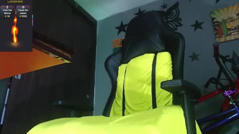 Snapshot of justinsc chatting on April 11, 9:19 pm Justinsc online show from April 11, 9:19 pm
