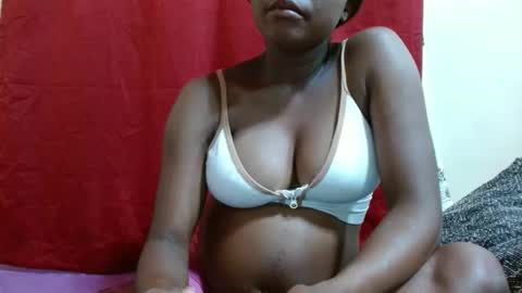Justlhot online show from January 10, 11:00 am