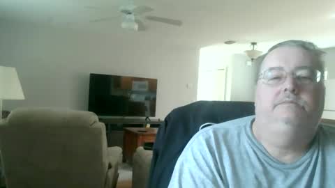 Snapshot of justmedm64 chatting on December 28, 5:14 pm justmedm64 online show from December 28, 5:14 pm