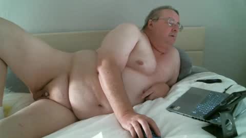 Snapshot of justmedm64 chatting on March 3, 9:15 pm justmedm64 online show from March 3, 9:15 pm