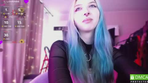 justmeowgirl online show from April 18, 6:06 am