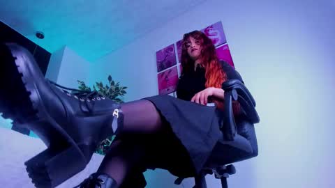 justmolly_ online show from February 21, 5:30 am