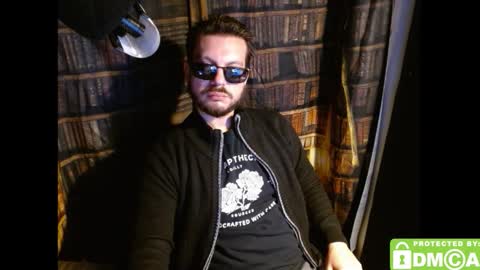 Snapshot of justshutupandwatch chatting on November 21, 6:01 am M. Dean online show from November 21, 6:01 am