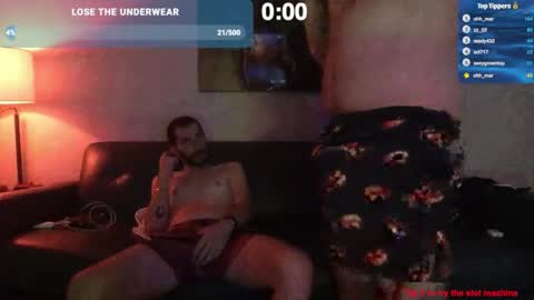 Snapshot of justsumbros chatting on October 24, 3:25 am JUSTSUMBROS online show from October 24, 3:25 am