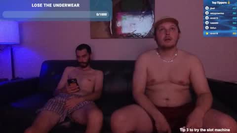 Snapshot of justsumbros chatting on October 25, 3:47 am JUSTSUMBROS online show from October 25, 3:47 am