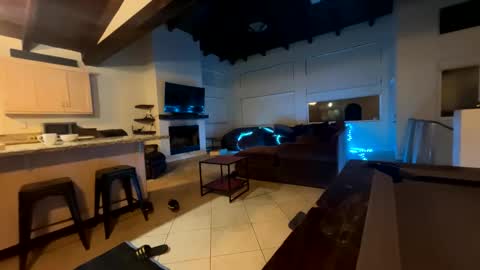 juuneet online show from March 19, 4:38 am