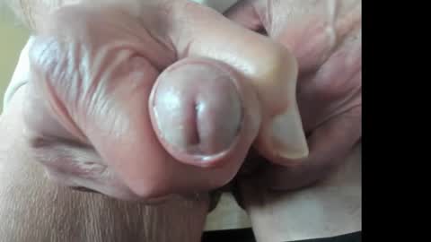 Snapshot of jyerro64 chatting on April 1, 2:25 pm Im Jy online show from April 1, 2:25 pm