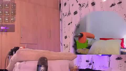 Snapshot of k4rolin chatting on April 13, 11:10 pm Karolin online show from April 13, 11:10 pm