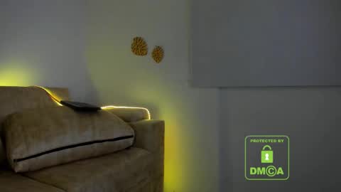 Snapshot of k4ymull3r_ chatting on February 20, 2:51 am Kayli online show from February 20, 2:51 am