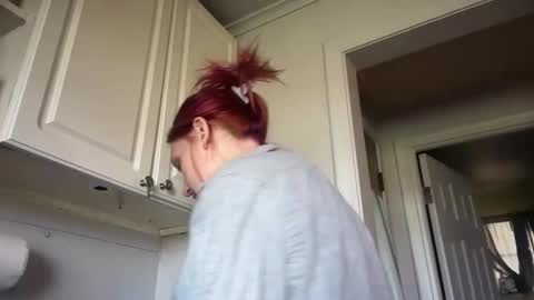 Kac online show from October 31, 3:57 pm