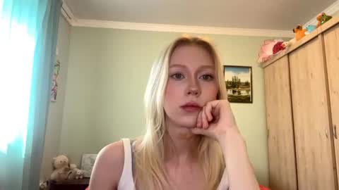 Snapshot of kacicasal chatting on June 10, 12:15 pm Mia 1st day here online show from June 10, 12:15 pm