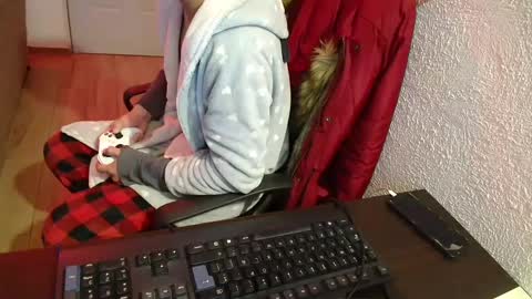 kael_art_d online show from December 22, 11:41 pm