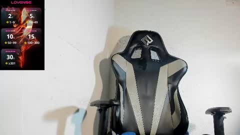 kael_cassian online show from June 25, 9:19 pm