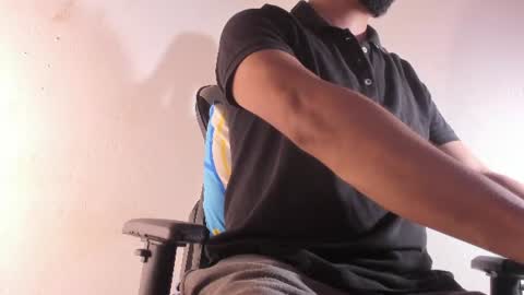 kael_cassian online show from July 30, 11:31 am