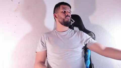 kael_cassian online show from August 8, 9:22 am