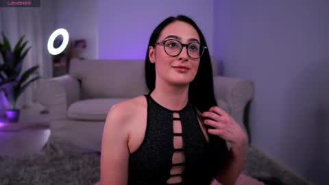 Snapshot of kaelisrose chatting on March 23, 11:25 am Rose online show from March 23, 11:25 am