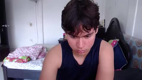 Snapshot of kafer_1022 chatting on December 16, 6:35 pm kafer online show from December 16, 6:35 pm