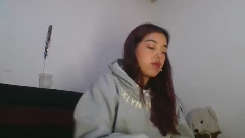 KAHELIINDEPENDENT MODEL online show from November 21, 4:55 am