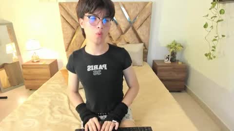 Snapshot of kai_blaz chatting on March 12, 11:33 pm Kai online show from March 12, 11:33 pm