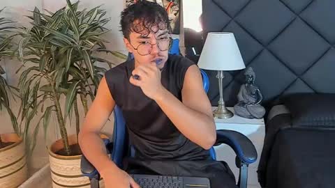 Snapshot of kai_storn chatting on April 18, 11:14 am kai_storn online show from April 18, 11:14 am