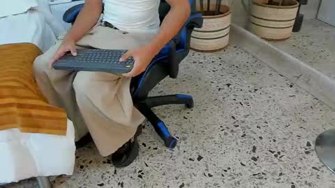 Snapshot of kai_storn chatting on April 26, 11:08 am kai_storn online show from April 26, 11:08 am