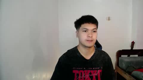 kai_zen025 online show from February 10, 2:21 pm