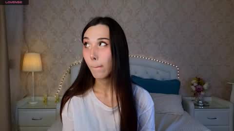 Kaia Monday Thursday FridaySaturdaySunday online show from October 12, 1:10 pm