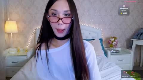 Kaia Monday Thursday FridaySaturdaySunday online show from October 31, 11:55 am