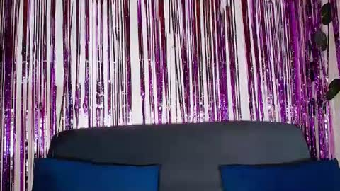 kaii jones online show from December 11, 7:03 pm