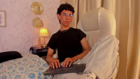 Snapshot of kaiirox chatting on March 13, 3:24 am kai online show from March 13, 3:24 am