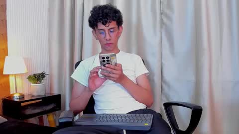 Snapshot of kaiirox chatting on March 22, 3:54 am kai online show from March 22, 3:54 am