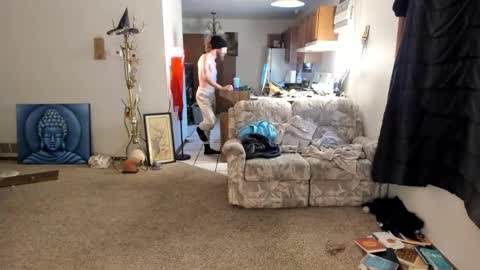 Kaiku77 online show from November 28, 7:05 pm